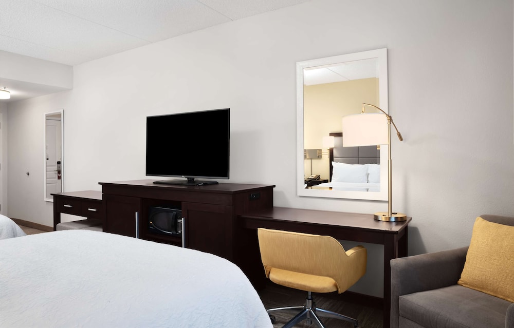 Hampton Inn by Hilton Hallandale Beach Aventura - photo 6