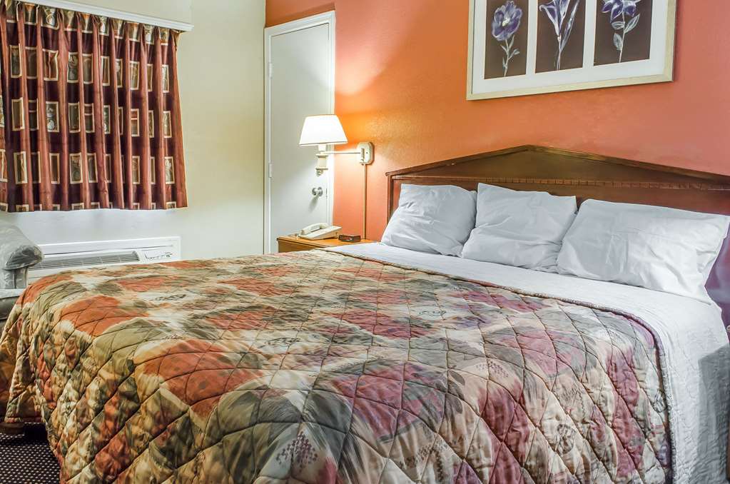 Rodeway Inn Allentown South - photo 14