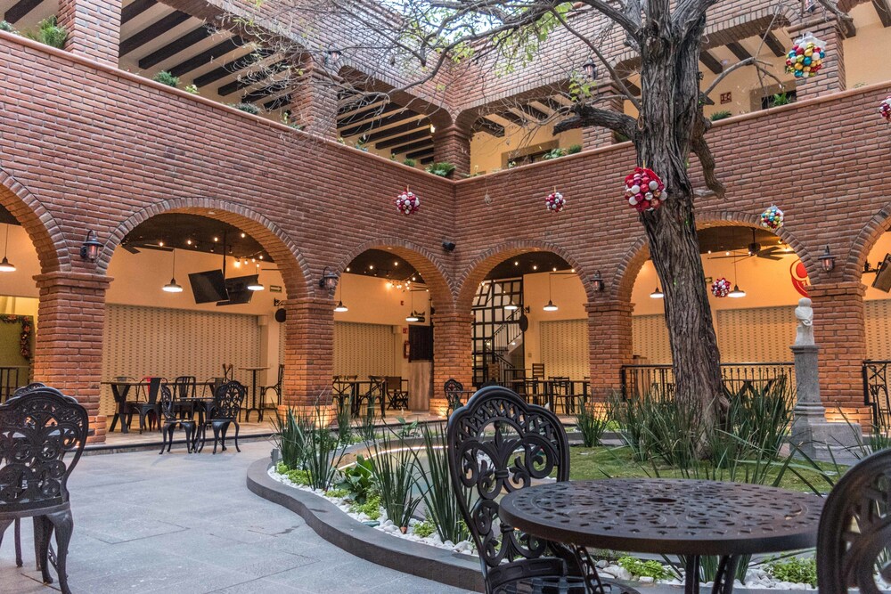 Punto Madero Hotel & Plaza — hotel in Mocorito