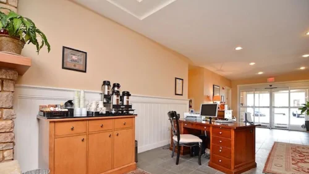 Rivertide Suites Hotel - photo 24