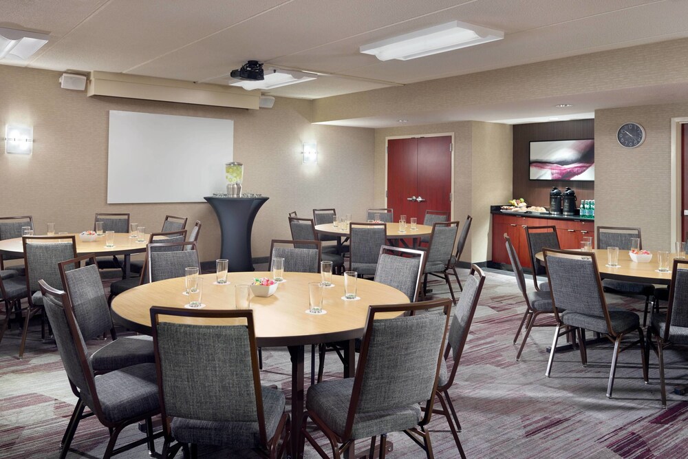 Courtyard by Marriott Raleigh Midtown - photo 22