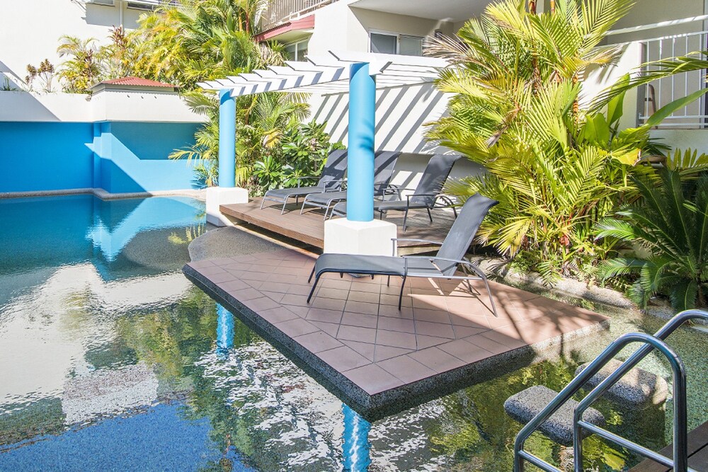 Macrossan House — 4-Star Luxury Hotel in Port Douglas, Australia