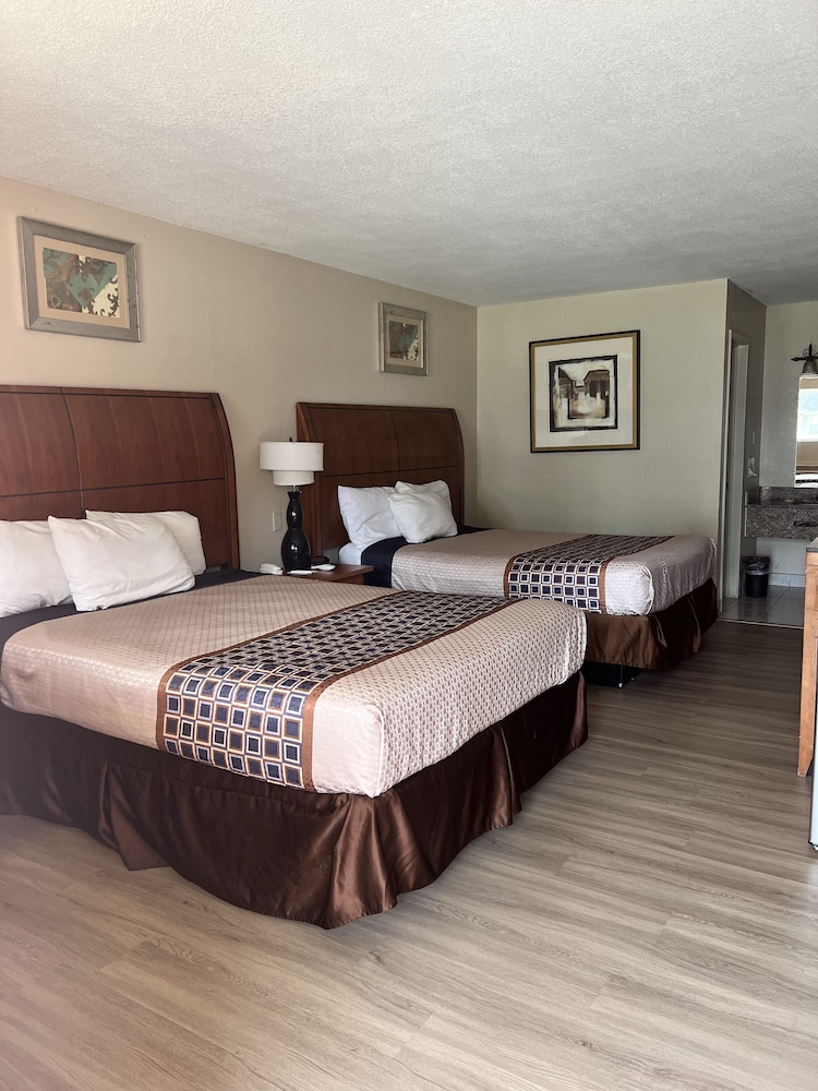 Americas Best Value Inn Edna - photo 8