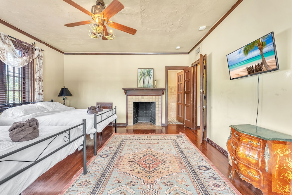 Young Mansion - photo 21
