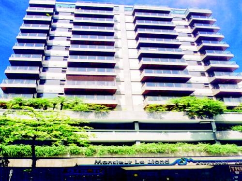 Monsieur Le Blond Apart