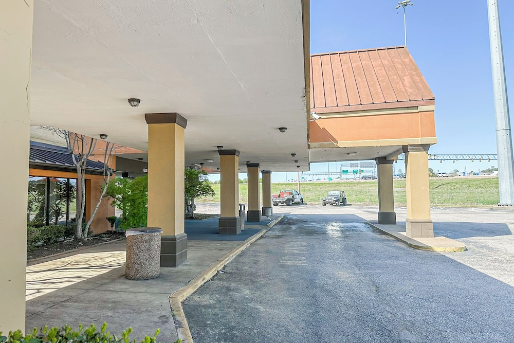 Jackson Hotel & Convention Center - photo 97