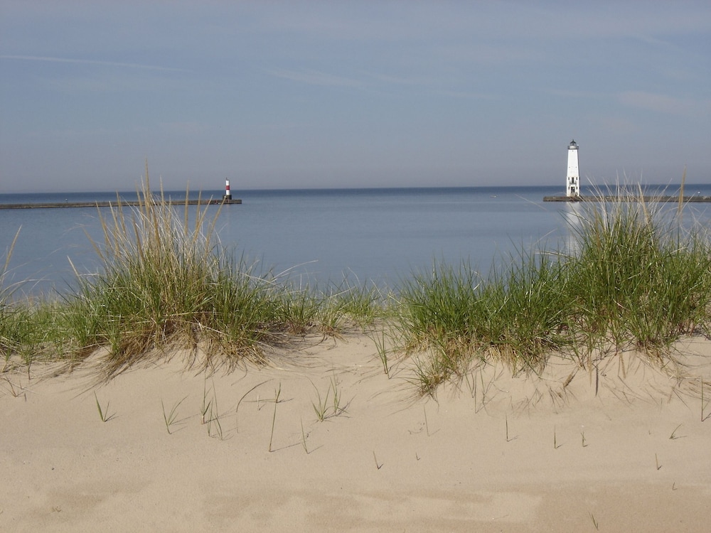 Harbor Lights Resort - photo 18