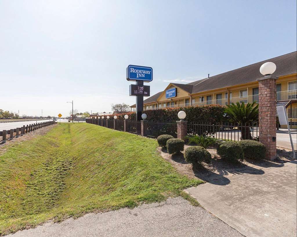 Rodeway Inn South Houston - photo 7