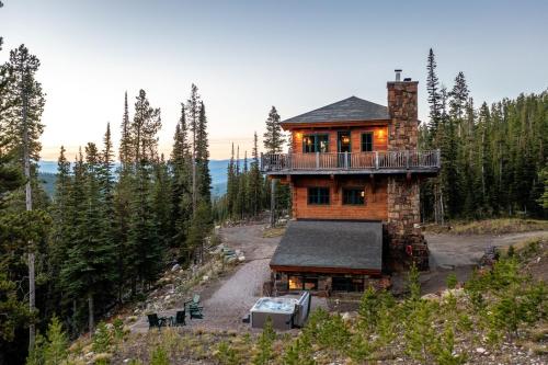 Big Sky Fire Towers Two Home Compound Sleeps 16 in Big Sky, United States