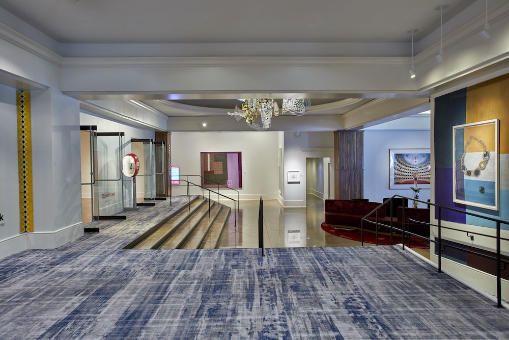 Saint Kate The Arts Hotel - photo 2