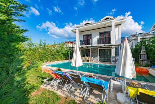 4 Bedroom Holiday Villa in Hisarönü Ölüdeniz Gold Rose — 4-Star Luxury Hotel in Fethiye, Turkey