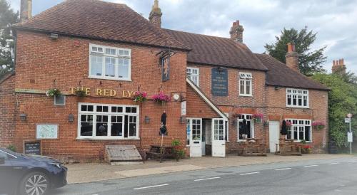 The Red Lyon Slinfold — Slinfold