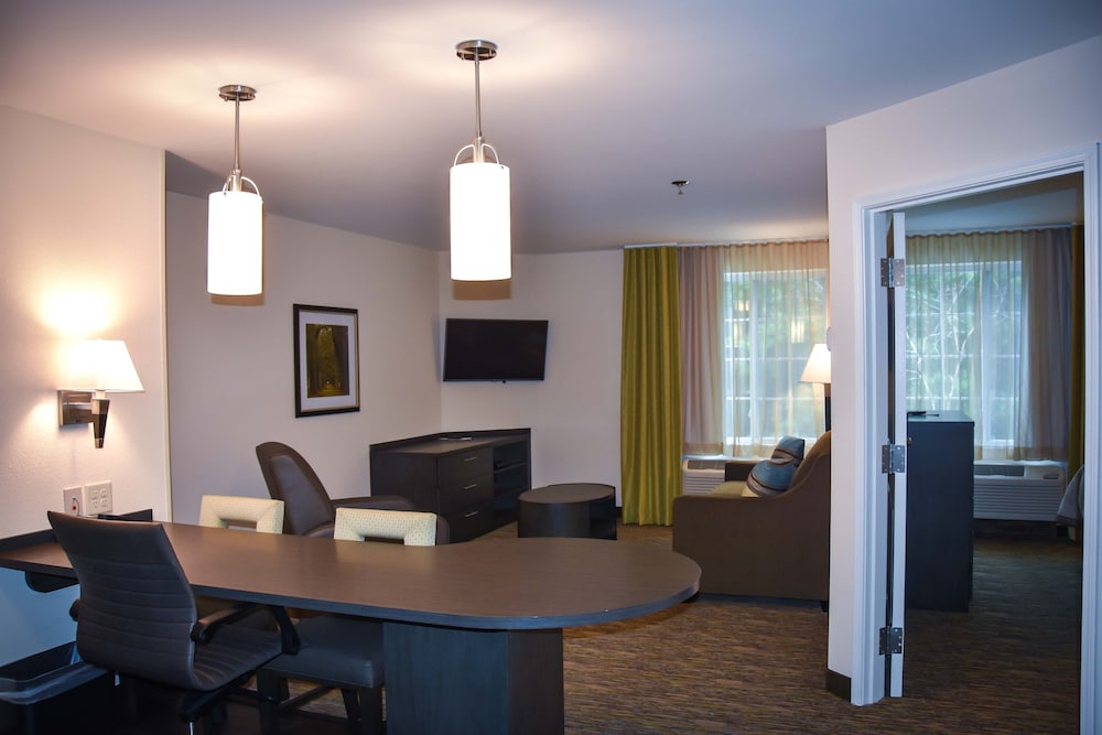 Candlewood Suites Columbus Northeast an IHG Hotel - photo 2