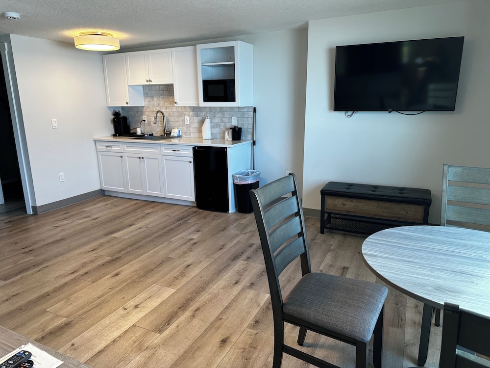 West Beach Suites - photo 11