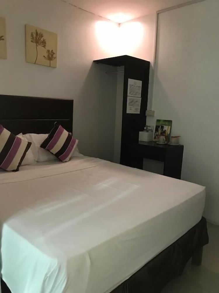 The Blanket Hotel Restaurant & Coffee — Ilagan — photo 5