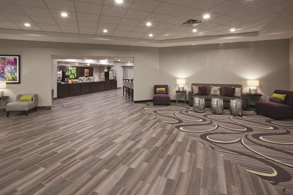 La Quinta Inn & Suites by Wyndham Minneapolis Bloomington W - photo 5
