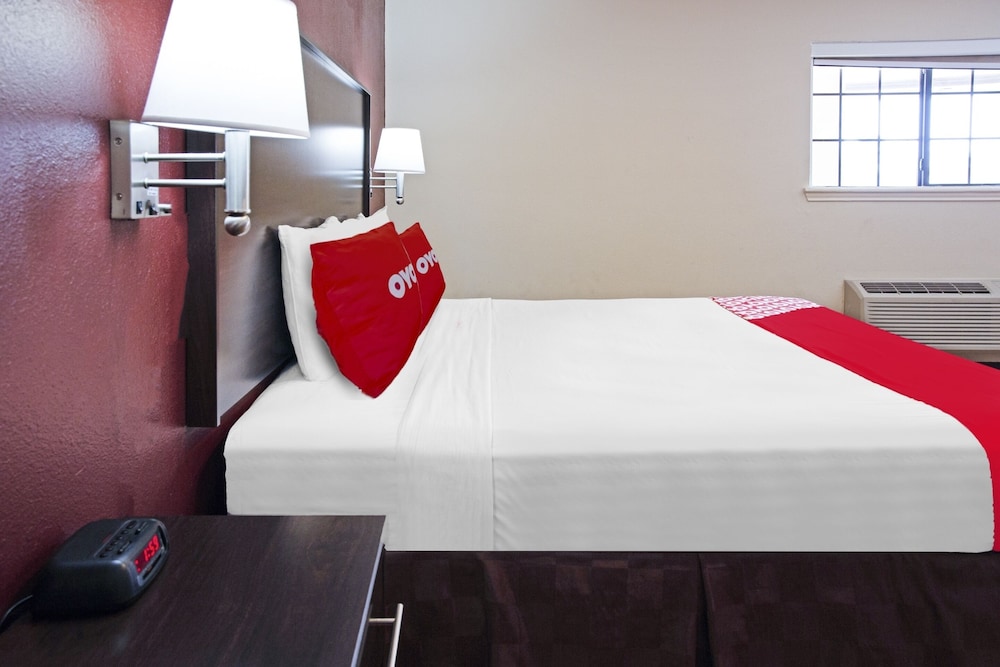 OYO Hotel McAllen Airport South - photo 16