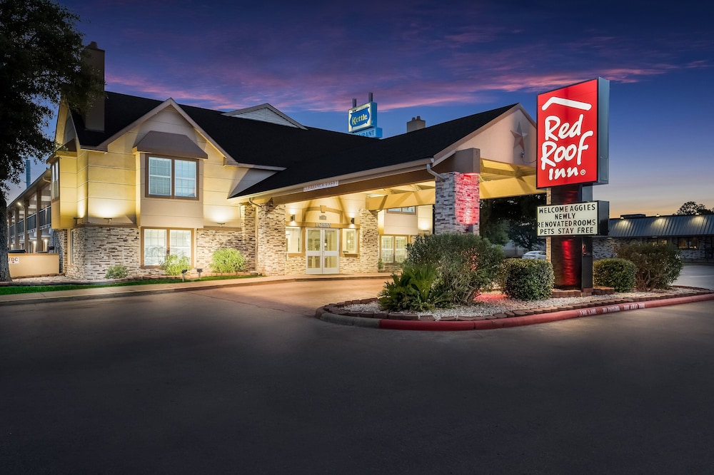 Red Roof Inn College Station - photo 35