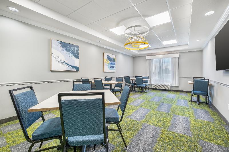 Spark by Hilton Shepherdsville Louisville South - photo 47