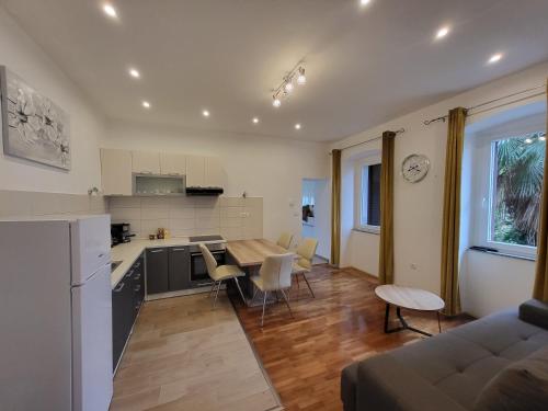 Apartment Lucky by Irundo — 4-Star Luxury Hotel in Opatija, Croatia