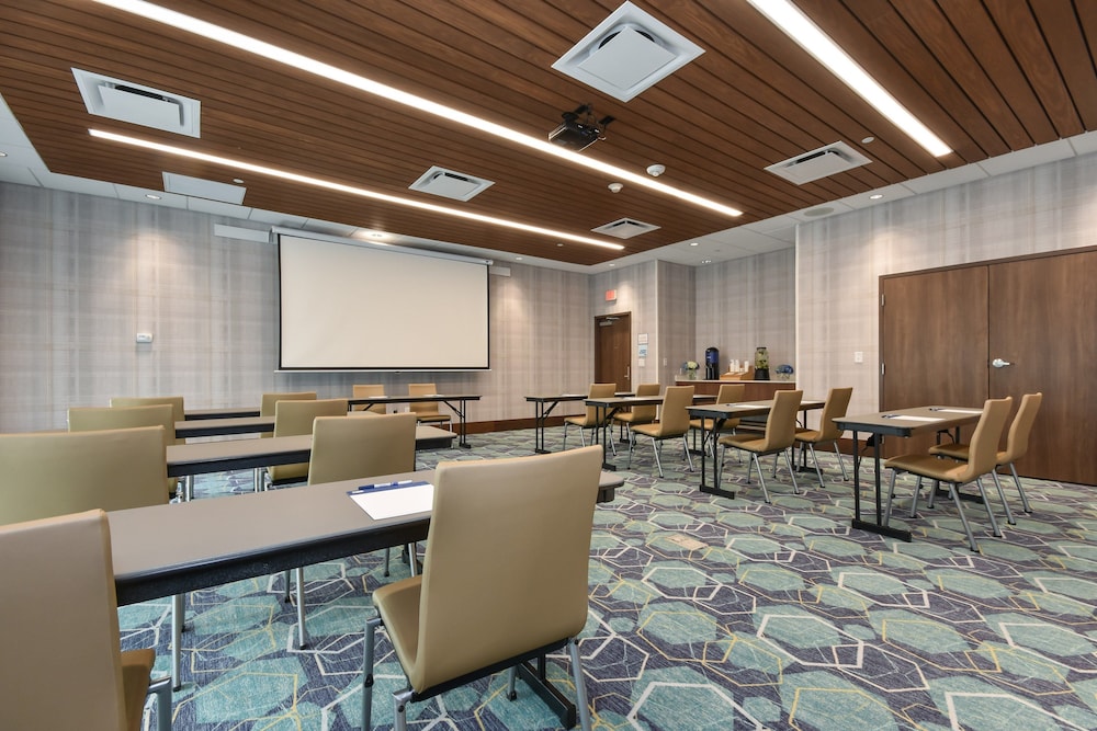 Holiday Inn Express & Suites Charlotte Ballantyne by IHG - photo 24