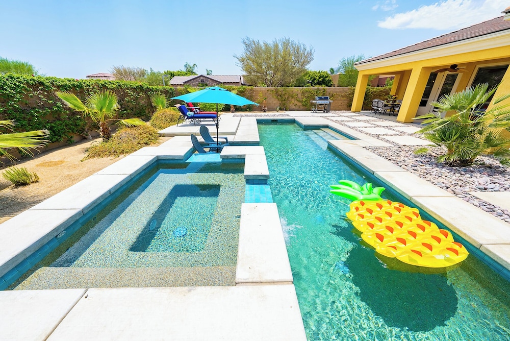 Luxurious 5BR Resort Style Home w Pool & Spa - photo 34