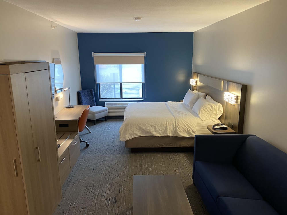 Holiday Inn Express Hotel & Suites Plymouth by IHG - photo 18