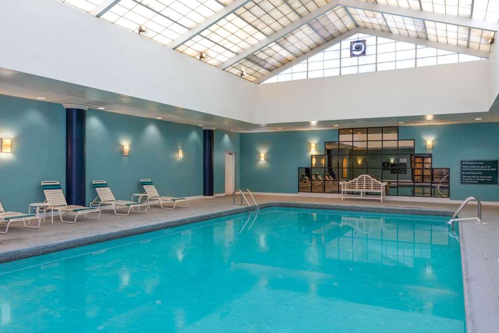 La Quinta Inn & Suites by Wyndham Secaucus Meadowlands - photo 7