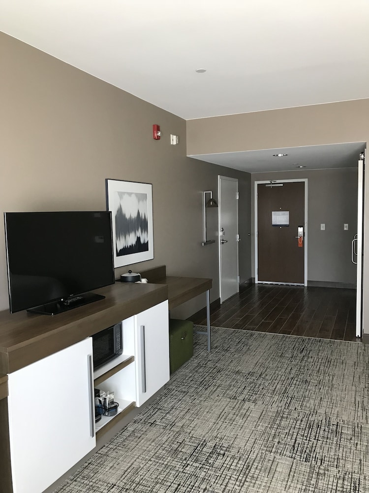 Hampton Inn & Suites St. George UT - photo 12
