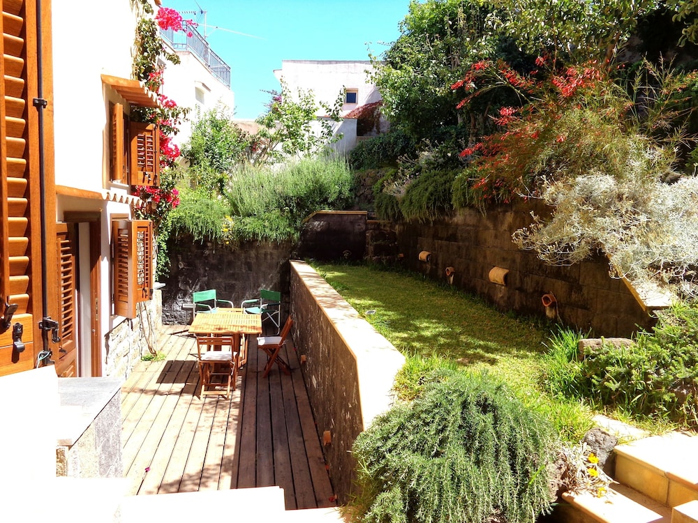Baglio L’Antico Forno in Ustica, Italy