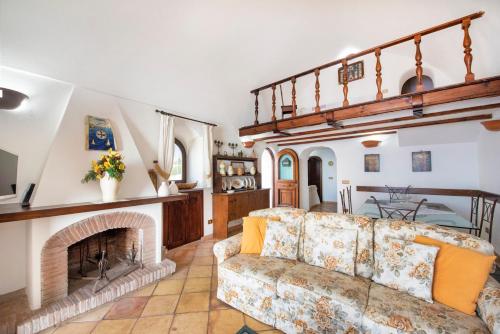 Charming Villa with Terrace Overlooking the Sea Amalfi Coast 170 Steps From the Road — 4-Star Luxury Hotel in Conca Dei Marini, Italy