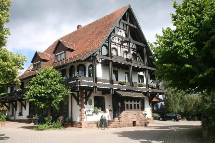 Landhotel Krone Alpirsbach — hotel in Alpirsbach