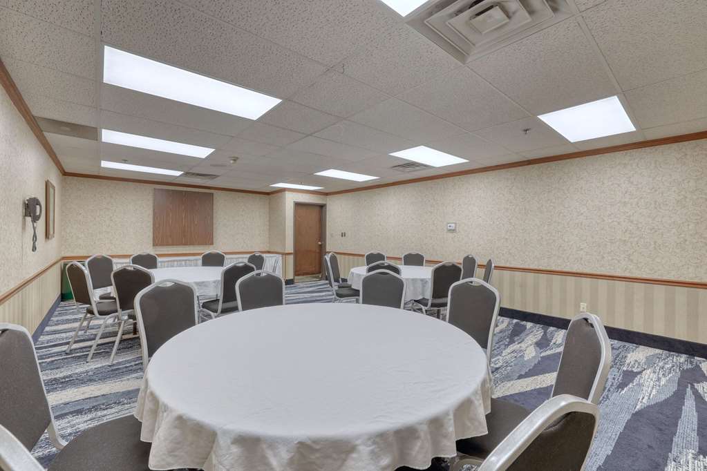 Comfort Suites Appleton Airport - photo 72
