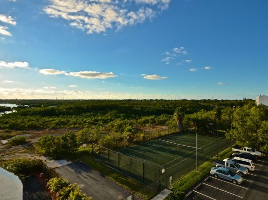 Sunrise Suites Resorts Key West - photo 9