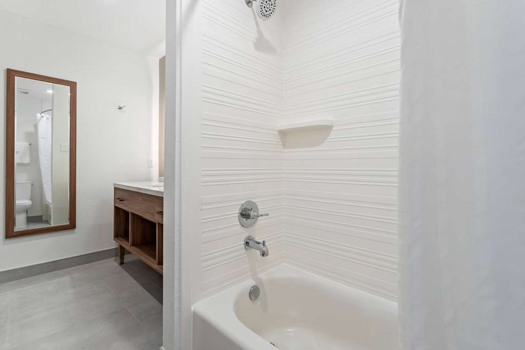 Baymont by Wyndham Beaumont - photo 28