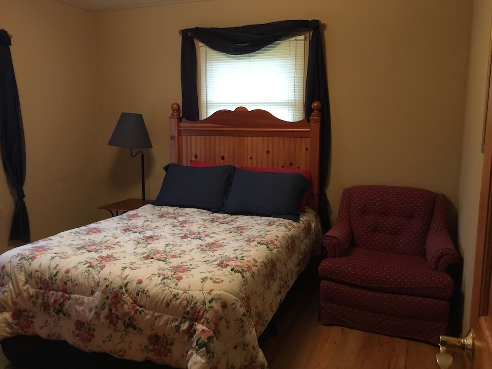 Phillips Historic Motel & Cottages - photo 32