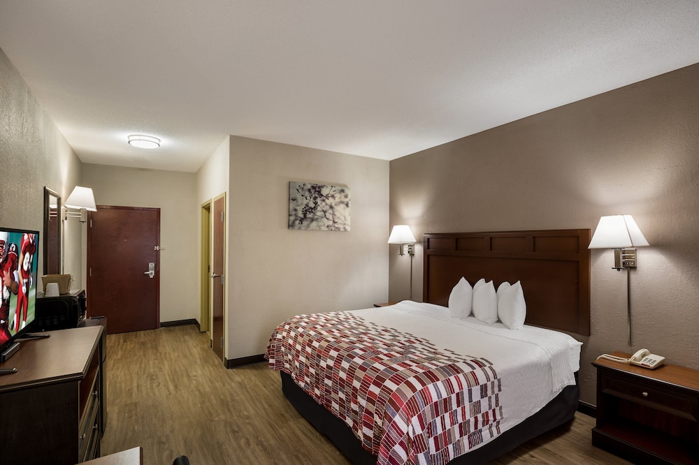 Red Roof Inn & Suites Bloomsburg Mifflinville - photo 11