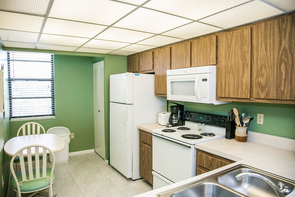 South Seas Tower 4 605 - photo 5