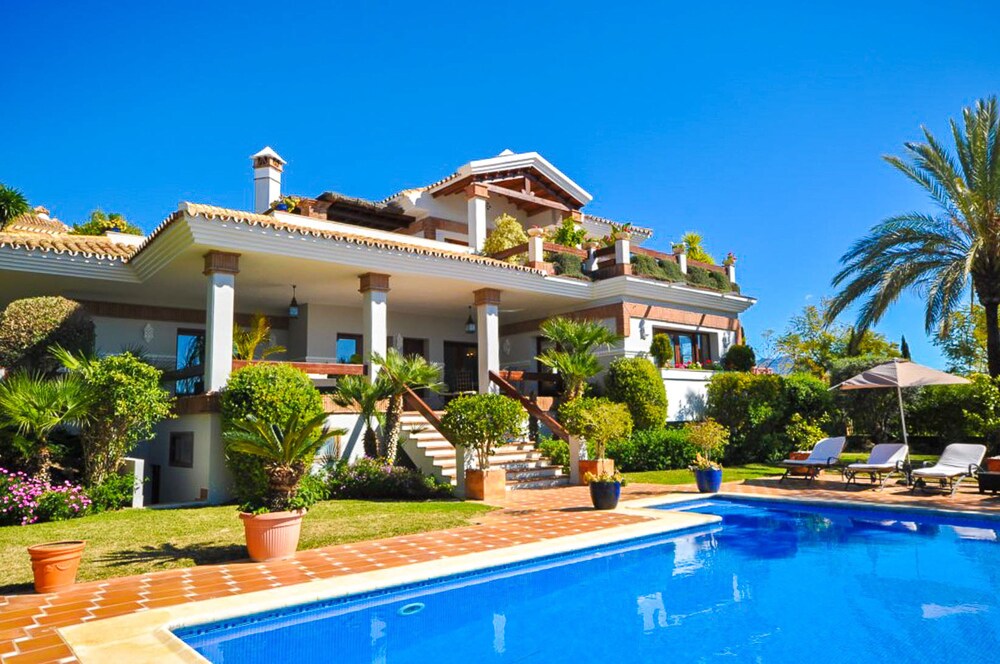 OleHolidays Villa James Dean junto a Golf y Hotel Villa Padierna — 4-Star Luxury Hotel in Benahavis, Spain
