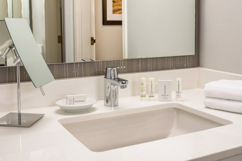 Courtyard by Marriott Portland North - photo 11
