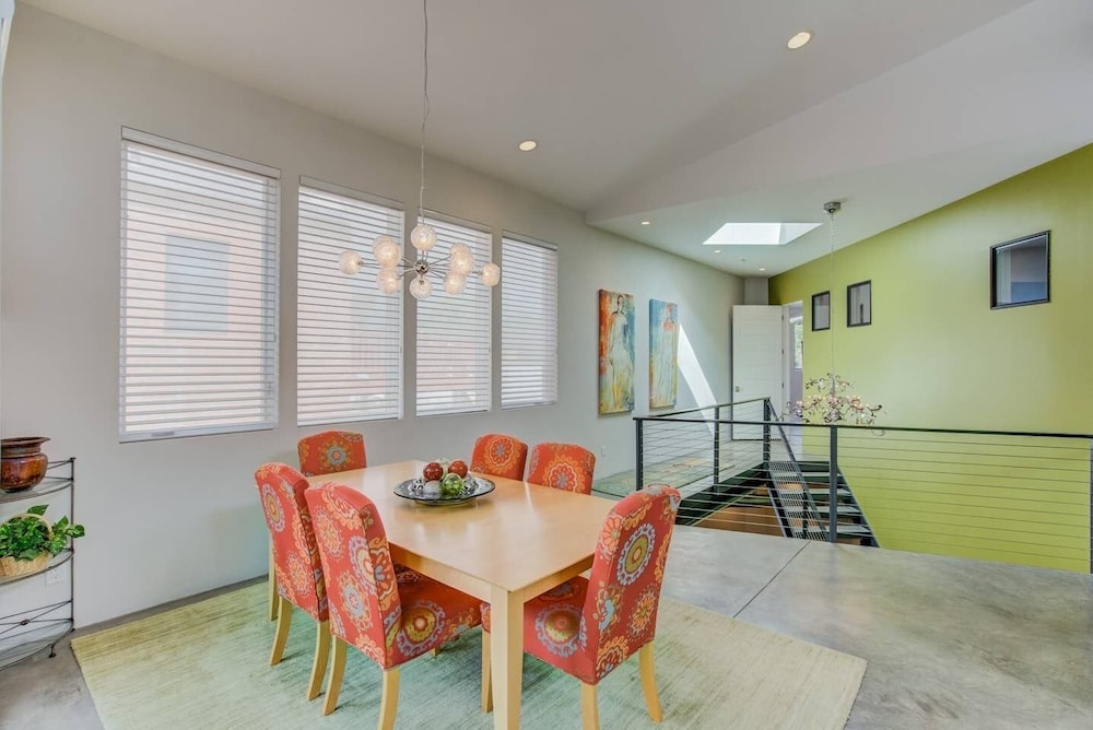 3BR Modern Marveldowntown Customprivate Balcony - photo 19