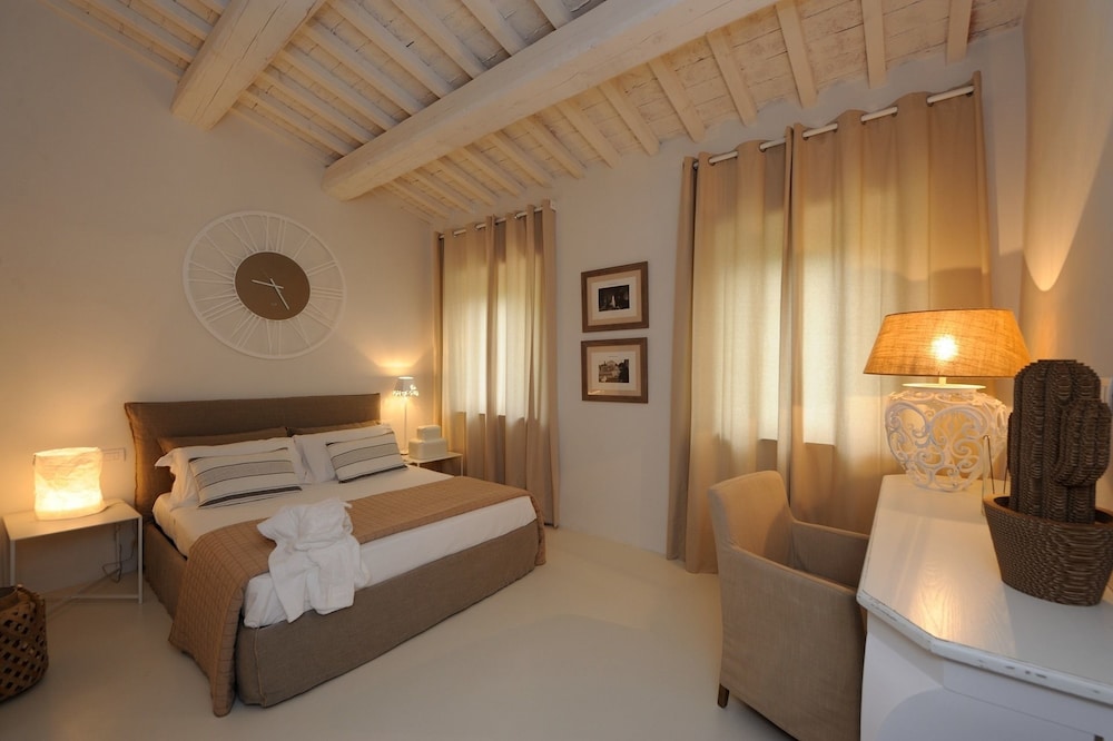 Villa Sassolini Luxury Boutique Hotel The Originals Collection in Montevarchi, Italy