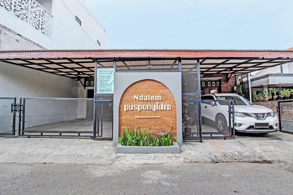 OYO 92757 Ndalem Pusponyidro Syariah in Klaten, Indonesia