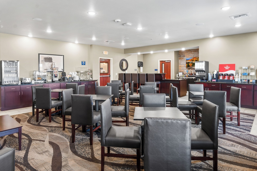 Cobblestone Hotel & Suites Denmark Green Bay - photo 13