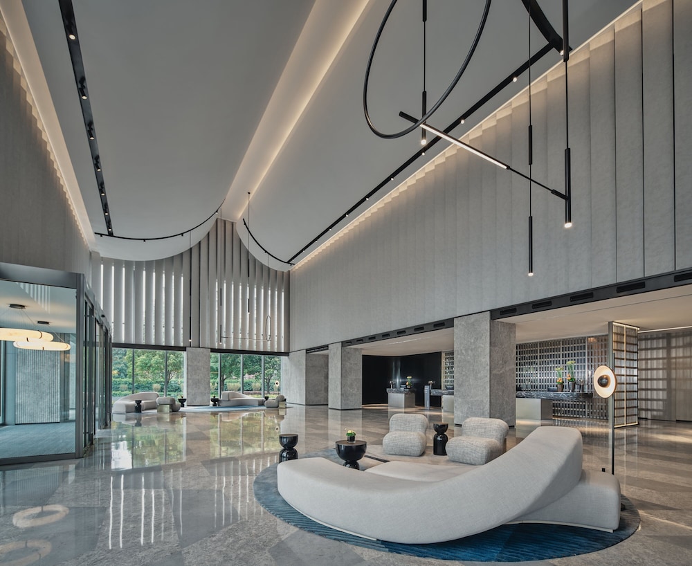 Crowne Plaza Hangzhou Riverside By IHG — 4-Star Luxury Hotel in Hangzhou, People's Republic of China