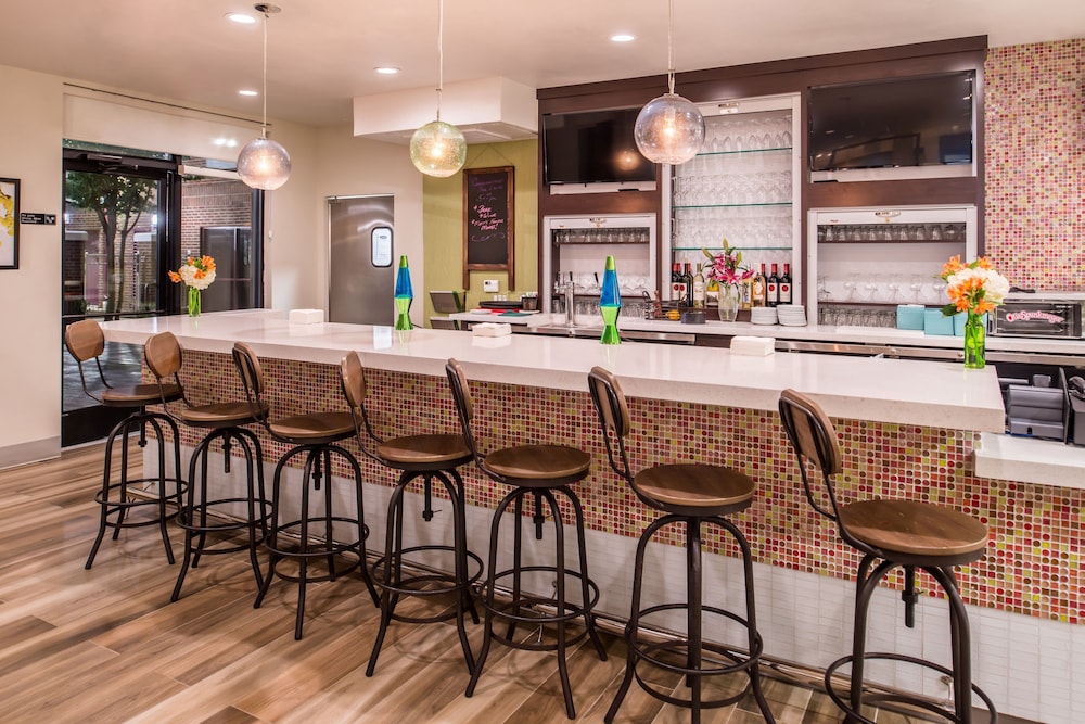 Holiday Inn & Suites Dallas Addison by IHG - photo 29