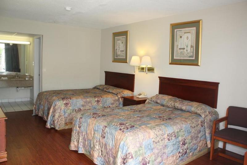 Gateway Inn Savannah - photo 10