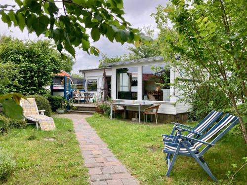 Het kleine Huis mobile home by the harbour and the Lauwersmeer — 4-Star Luxury Hotel in Dokkum, Netherlands