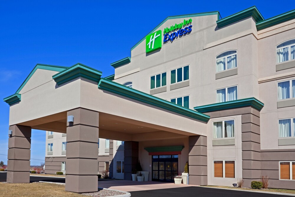 Holiday Inn Express Syracuse Fairgrounds by IHG - photo 63