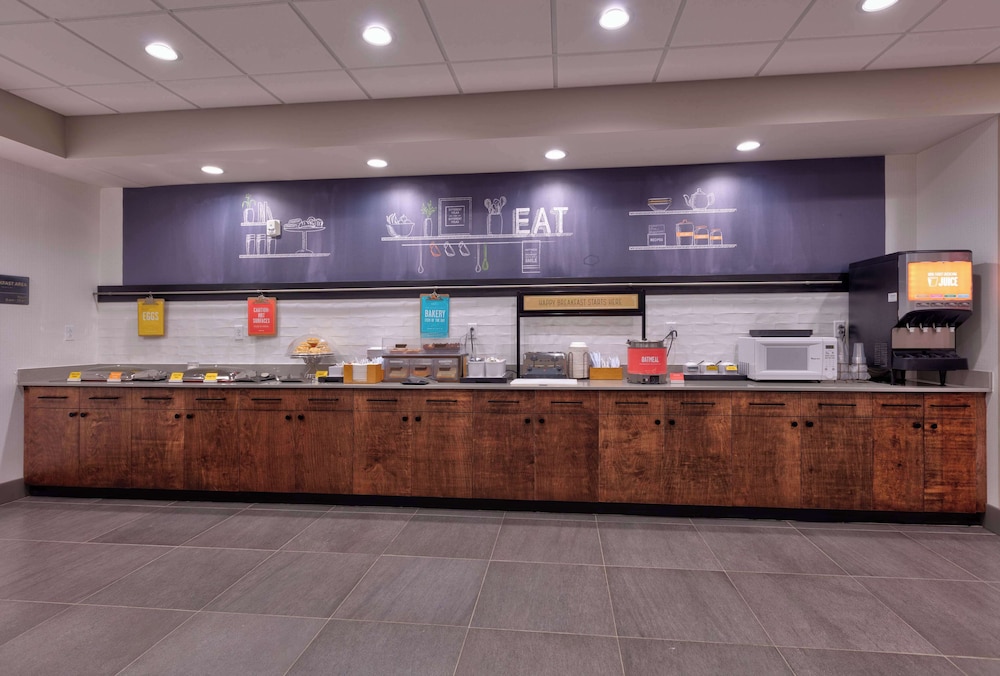 Hampton Inn Norfolk - photo 20